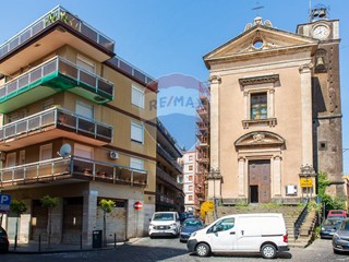 Appartamento in Vendita a Misterbianco, 200'000€, 330 m²