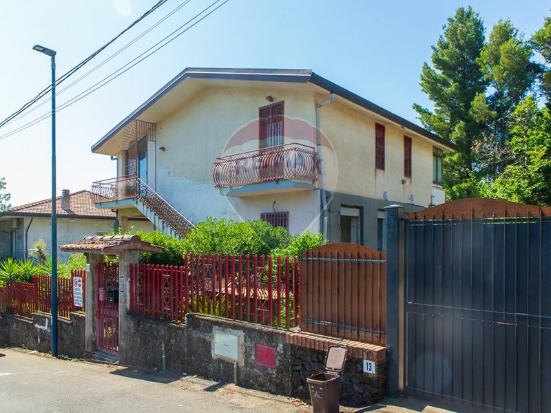 Casa Semi Indipendente in Vendita a Pedara, 89'000€, 114 m²