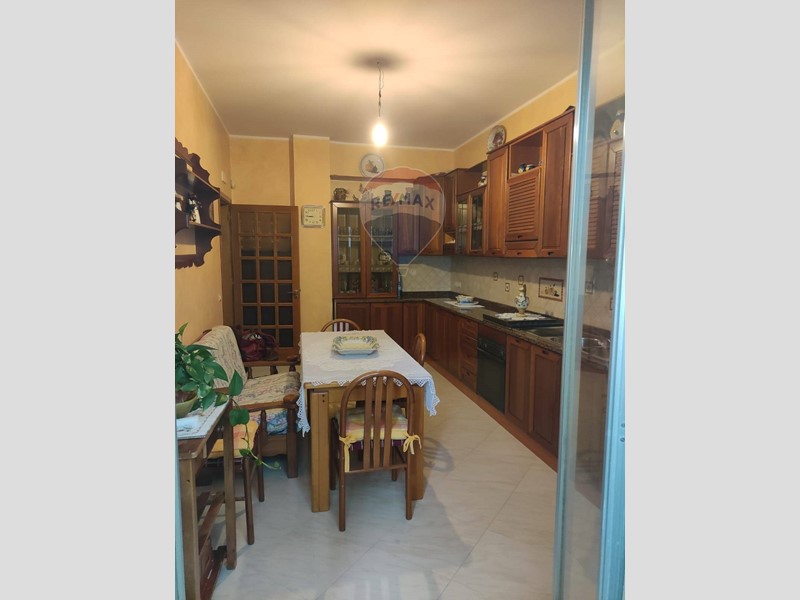 Appartamento in Vendita a Aci Catena, 135'000€, 132 m²