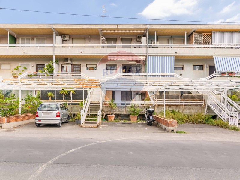 Appartamento in Vendita a Aci Castello, 135'000€, 100 m²