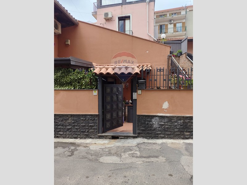 Casa Indipendente in Vendita a Acireale, 119'000€, 75 m²