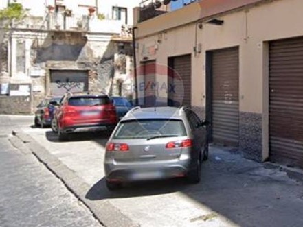 Immobile commerciale in Vendita a Acireale, 54'000€, 58 m²