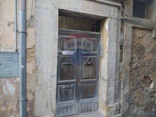 Bilocale in Vendita a Caltagirone, 55'000€, 109 m²