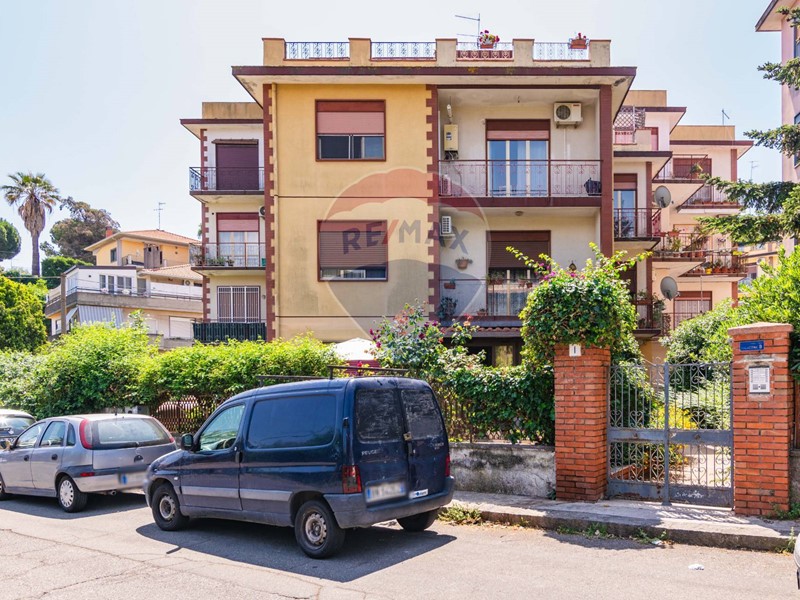 Quadrilocale in Vendita a Valverde, 90'000€, 105 m²