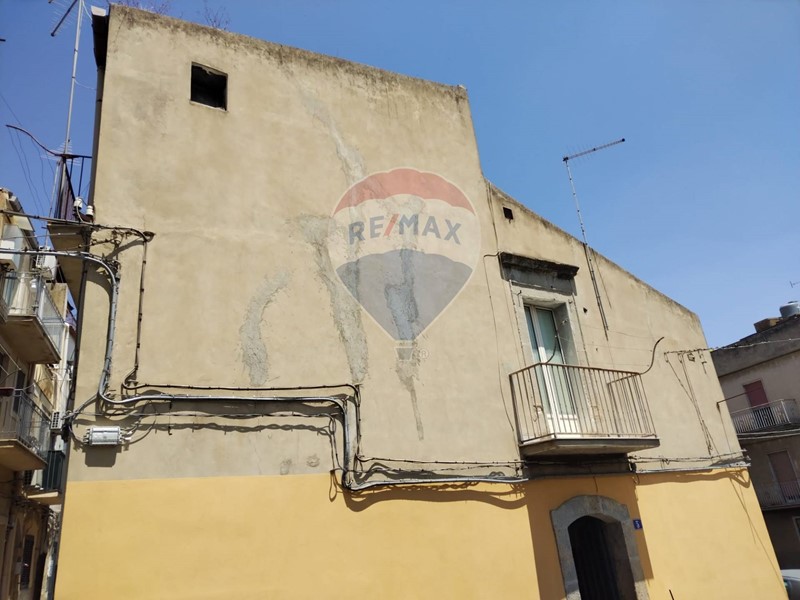Casa Indipendente in Vendita a Caltagirone, 10'000€, 70 m²