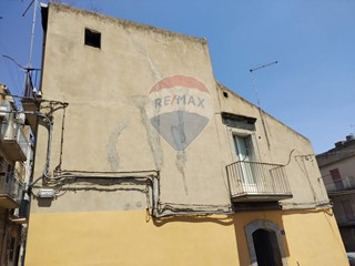 Casa Indipendente in Vendita a Caltagirone, 10'000€, 70 m²