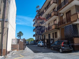 Trilocale in Vendita a Aci Catena, 89'000€, 100 m²