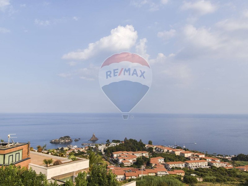 Quadrilocale in Vendita a Aci Catena, 140'000€, 115 m²