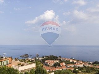 Quadrilocale in Vendita a Aci Catena, 140'000€, 115 m²