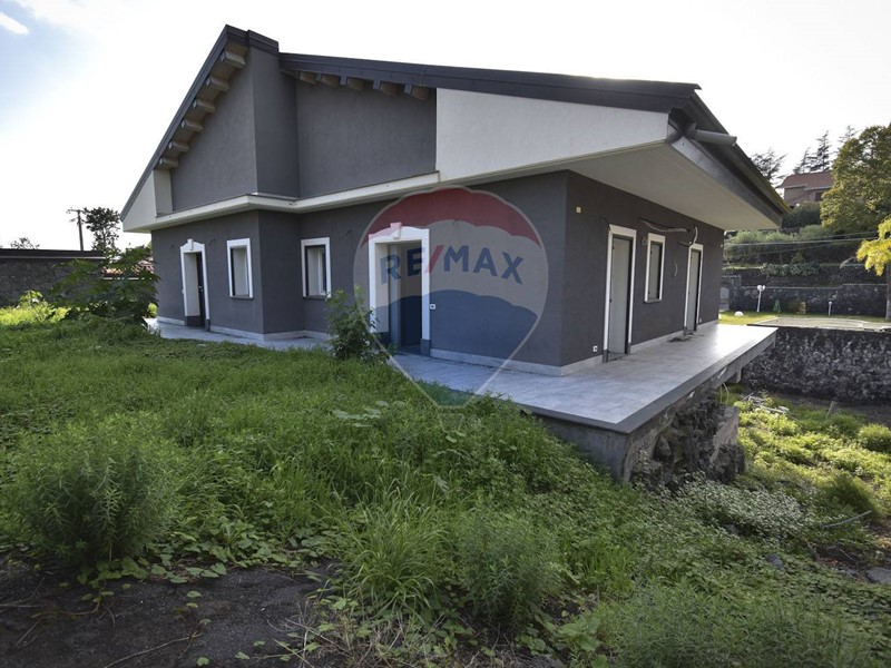 Appartamento in Vendita a Mascalucia, 239'000€, 156 m²