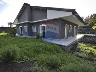 Appartamento in Vendita a Mascalucia, 239'000€, 156 m²