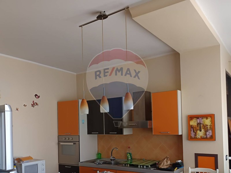 Appartamento in Vendita a Catania, 165'000&euro;, 135 m²