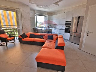 Trilocale in Vendita a Bollate, 245'000€, 76 m²