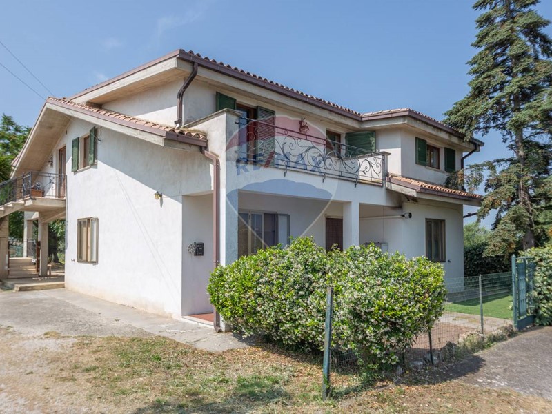 Quadrilocale in Vendita a Cepagatti, 90'000€, 110 m²