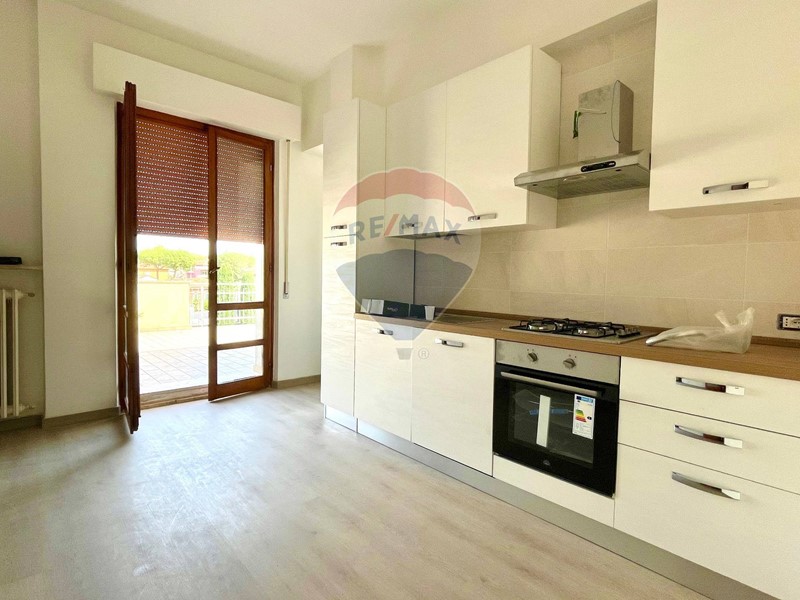Appartamento in Affitto a Jesi, 850€, 135 m²
