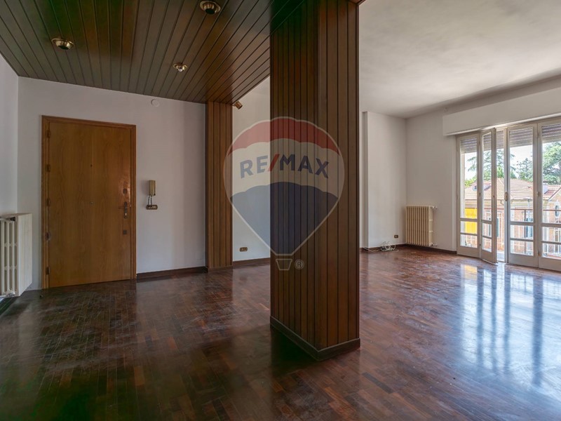 Appartamento in Vendita a Jesi, 219'000€, 165 m²