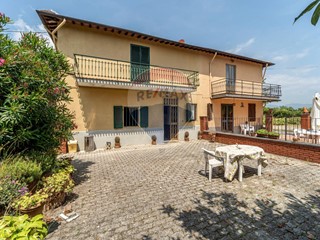 Rustico in Vendita a Barberino di Mugello, 540'000€, 380 m²