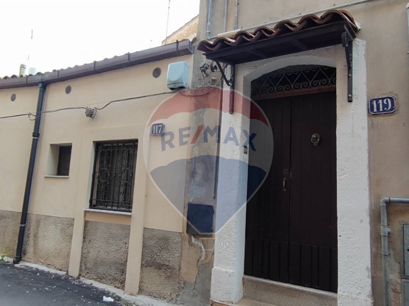 Appartamento in Vendita a Caltagirone, 53'000€, 205 m²