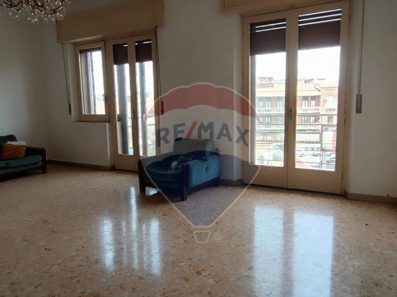 Appartamento in Vendita a Caltagirone, 60'000€, 133 m²