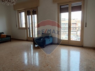 Appartamento in Vendita a Caltagirone, 60'000€, 133 m²