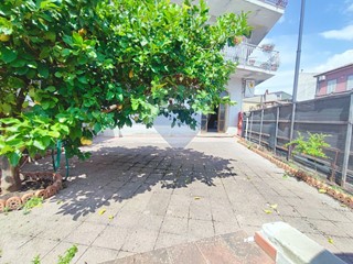 Immobile commerciale in Vendita a Moio Alcantara, 120'000€, 147 m², con Box