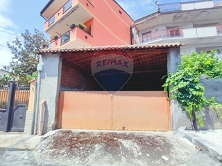 Box in Vendita a Moio Alcantara, 30'000€, 143 m²