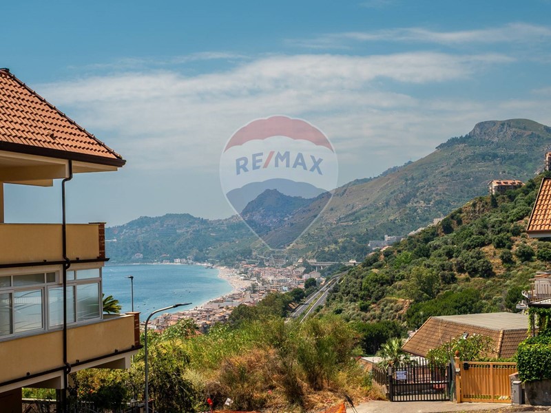 Trilocale in Vendita a Letojanni, 127'000€, 75 m²