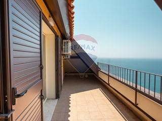 Trilocale in Vendita a Letojanni, 127'000€, 75 m²