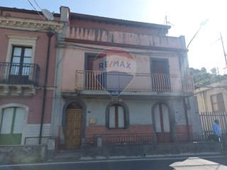 Trilocale in Vendita a Motta Camastra, 58'000€, 100 m²
