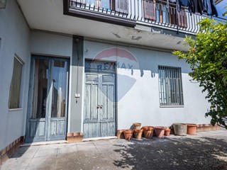 Casa Semi Indipendente in Vendita a Zafferana Etnea, 69'000&euro;, 100 m²