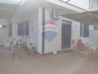 Villa in Vendita a Mascali, 125'000€, 49 m²