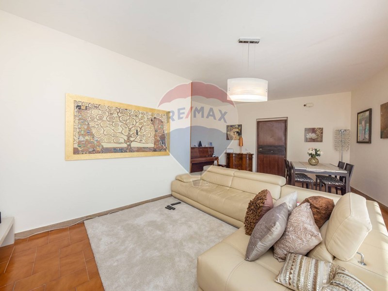 Quadrilocale in Vendita a Catania, 109'000&euro;, 105 m²