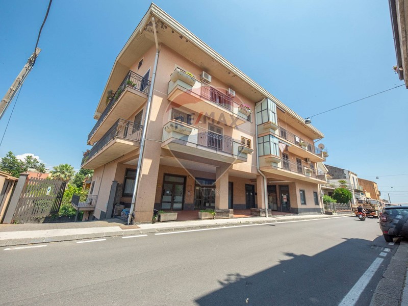 Quadrilocale in Vendita a Piedimonte Etneo, 88'000€, 130 m²