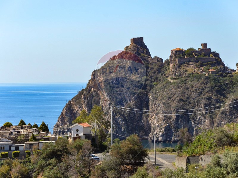 Terreno edificabile in Vendita a Sant'Alessio Siculo, 110'000€, 15070 m²