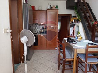 Quadrilocale in Vendita a Piombino, 90'000&euro;, 75 m²