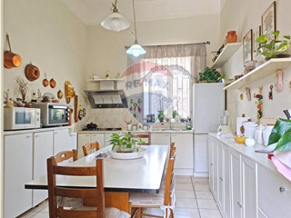 Trilocale in Vendita a Caserta, 115'000€, 145 m²