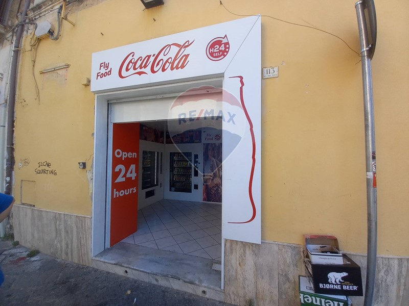 Immobile commerciale in Vendita a Caserta, 75'000€, 38 m²