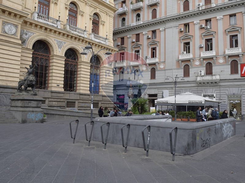 Quadrilocale in Vendita a Napoli, 350'000€, 120 m²
