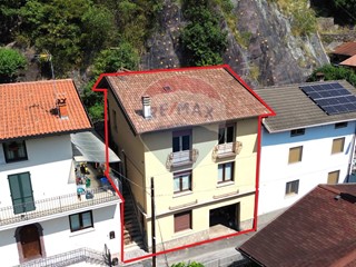 Casa Semi Indipendente in Vendita a Darfo Boario Terme, 85'000€, 210 m²