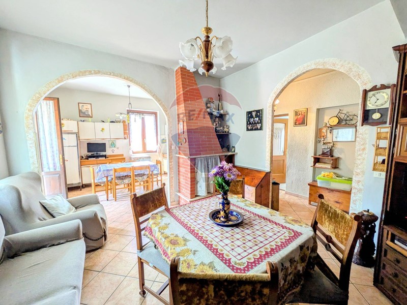 Trilocale in Vendita a Artogne, 109'000€, 95 m²