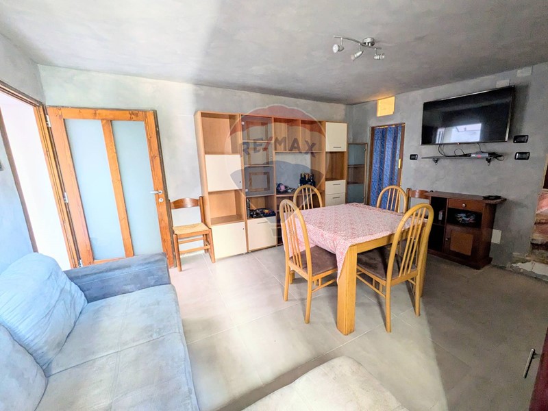 Casa Semi Indipendente in Vendita a Pian Camuno, 55'000€, 110 m²
