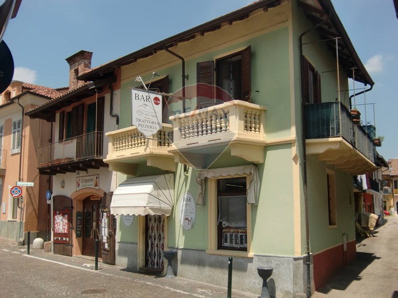 Attività commerciale in Vendita a Piossasco, 90'000€, 120 m²
