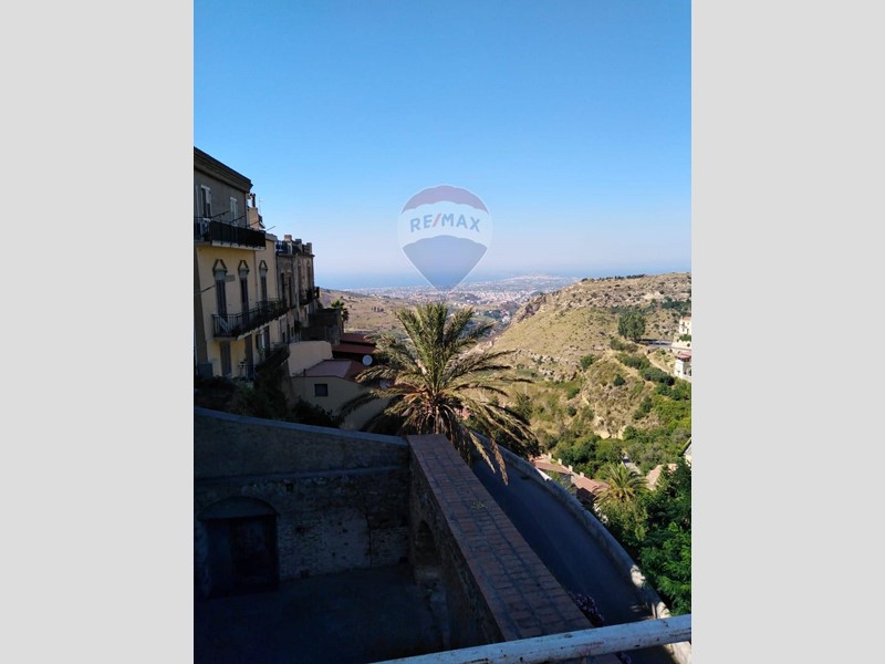 Casa Indipendente in Vendita a Castroreale, 108'000€, 396 m², con Box