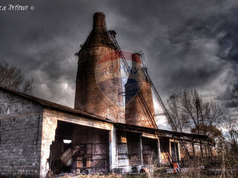 Capannone in Vendita a Budoia, 570'000€, 3000 m²