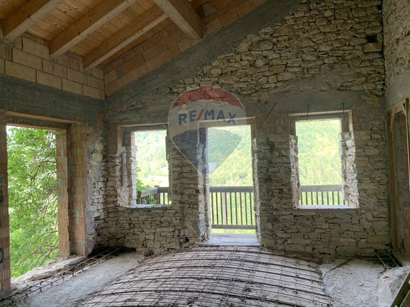 Casa Indipendente in Vendita a Seren del Grappa, 110'000€, 160 m²