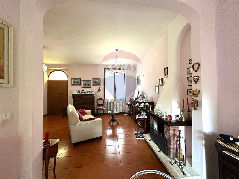 Casa Semi Indipendente in Vendita a Falconara Marittima, 185'000€, 126 m²