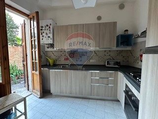 Casa Semi Indipendente in Vendita a Falconara Marittima, 185'000€, 126 m²