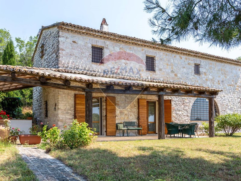 Villa in Vendita a Sirolo, 1'500'000€, 280 m²