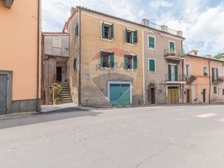 Trilocale in Vendita a Ischia di Castro, 24'000€, 100 m²