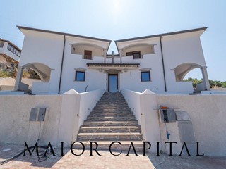 Appartamento in Vendita a Budoni, 360'000€, 160 m²